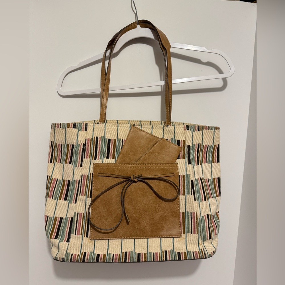 Elle Jae Gypset Waimea Bay Tote In Stripes With Wallet